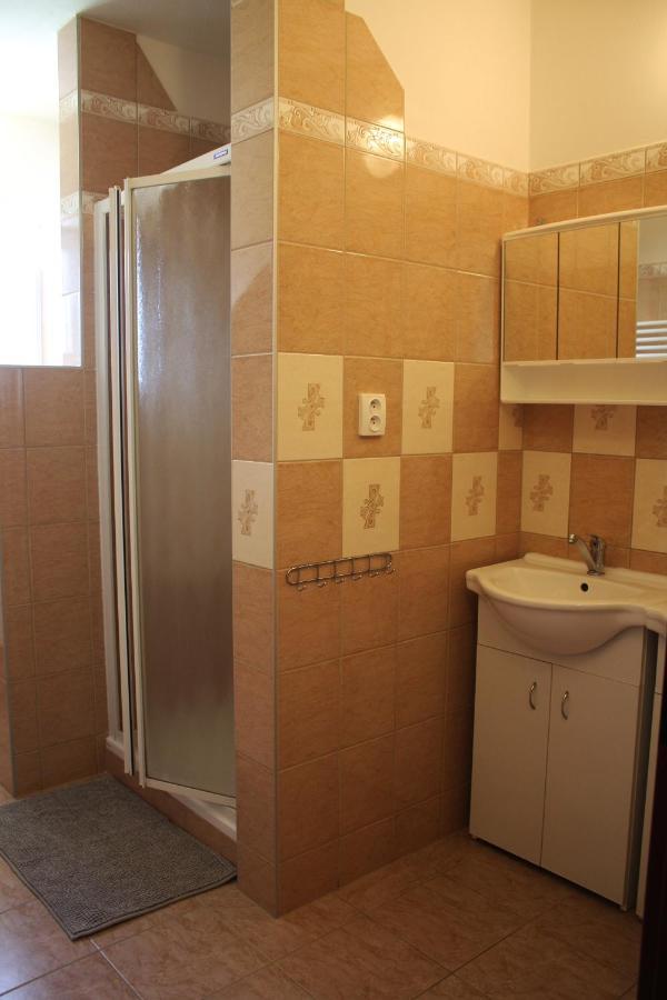 Apartmany Fialka 카스페르스케 호리 외부 사진